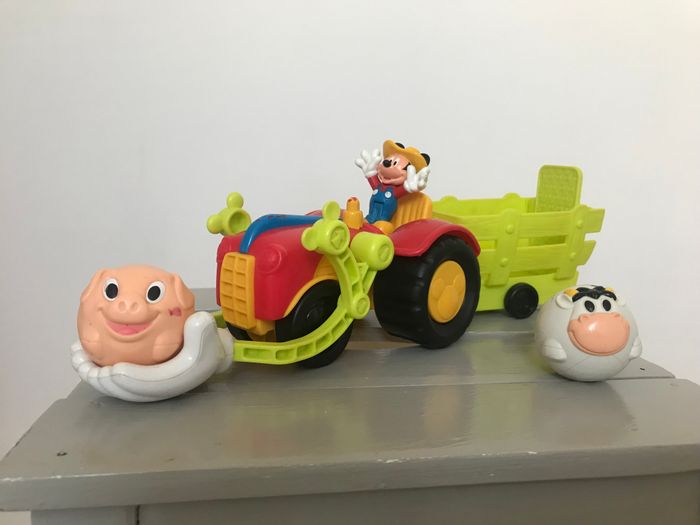 Le tracteur de Mickey-remorque et personnages +2 ans