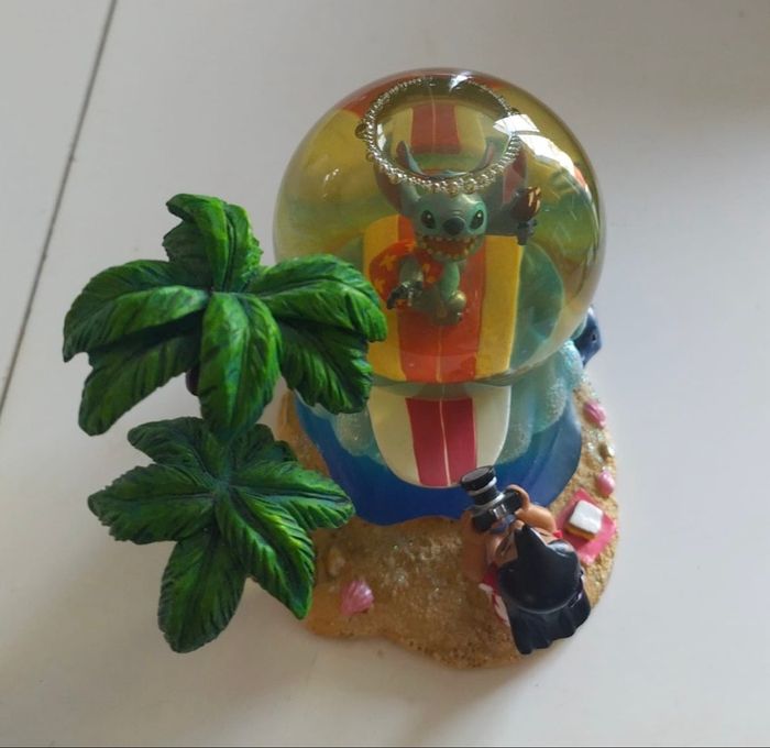 Snowglobe Lilo et stigch photographe rare - photo numéro 4