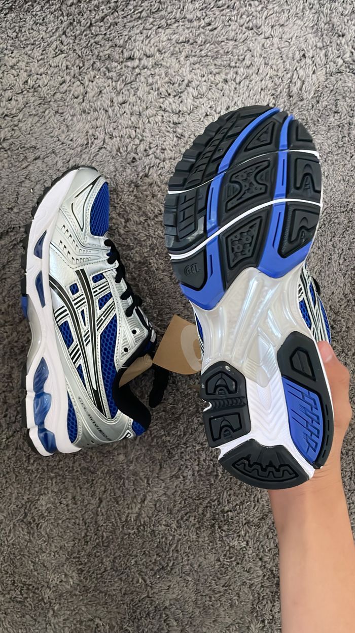Paire de asics Kayano 14 - photo numéro 2