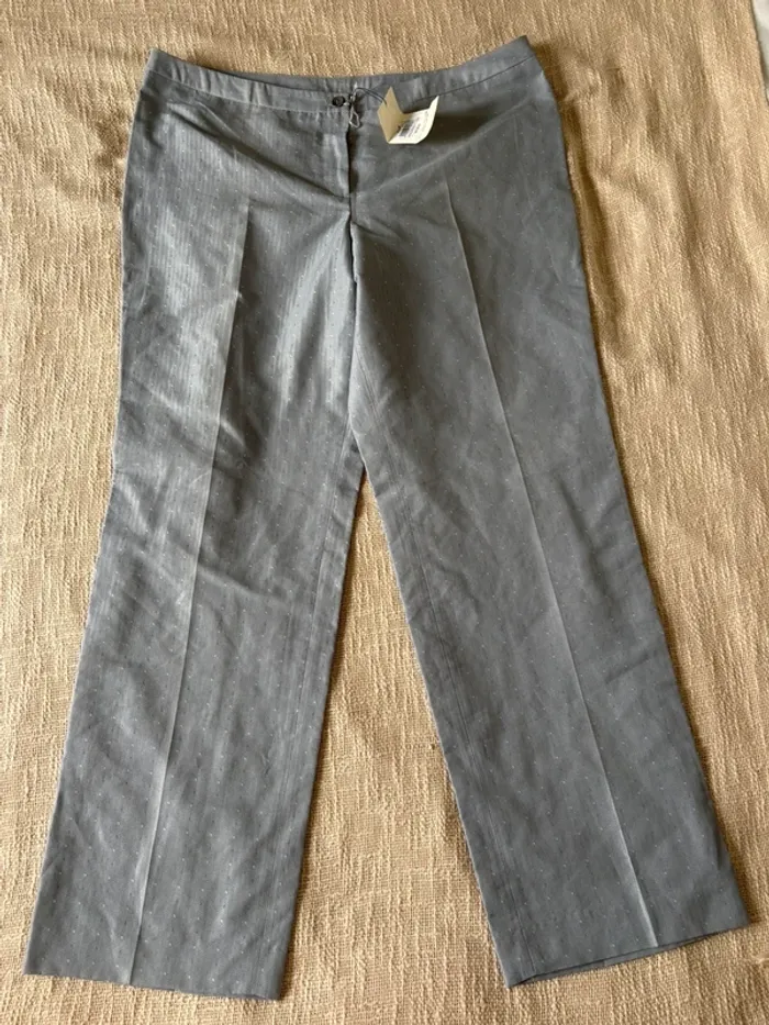 Pantalon gris neuf – Taille 42 – La Boutique de Claudette