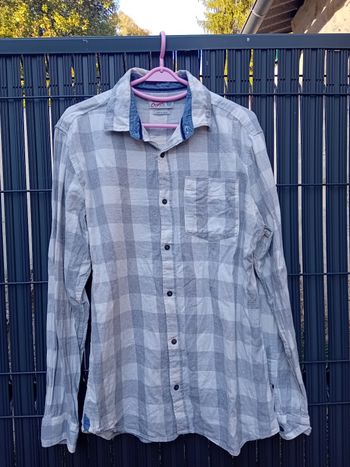 Chemise à carreaux 