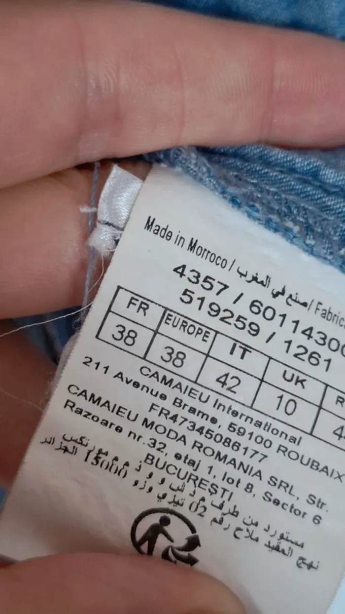 Chemise en jean avec broderie – Taille 38 - État neuf - photo numéro 6