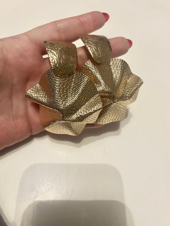 Belles boucles d’oreilles NEUVES pour femme couleur doré - photo numéro 6