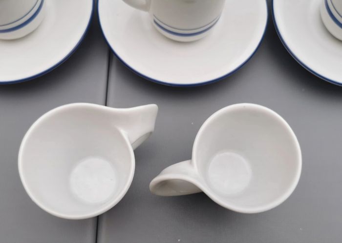 Lot de 8 tasses à expresso et 6 sous tasses - photo numéro 5
