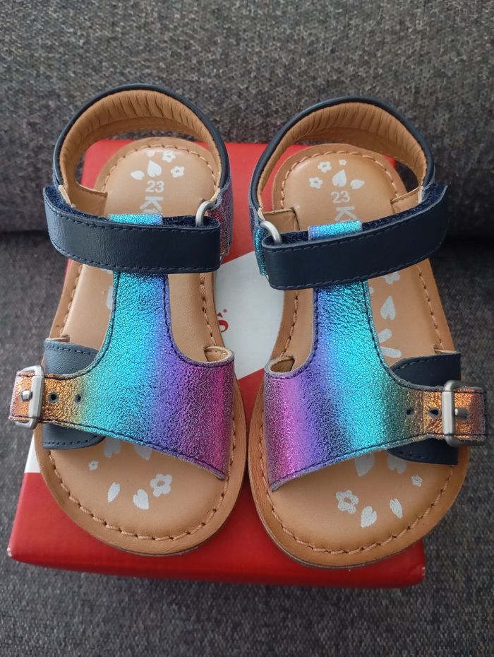 Kickers neuves pour fille en taille 23 - photo numéro 2