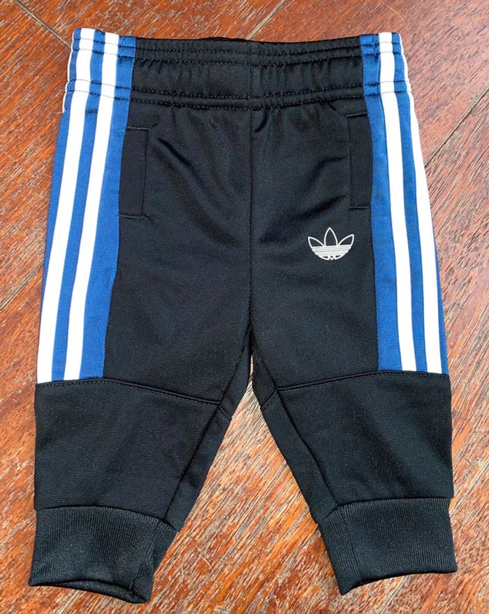 jogging Adidas 6 mois jamais porté