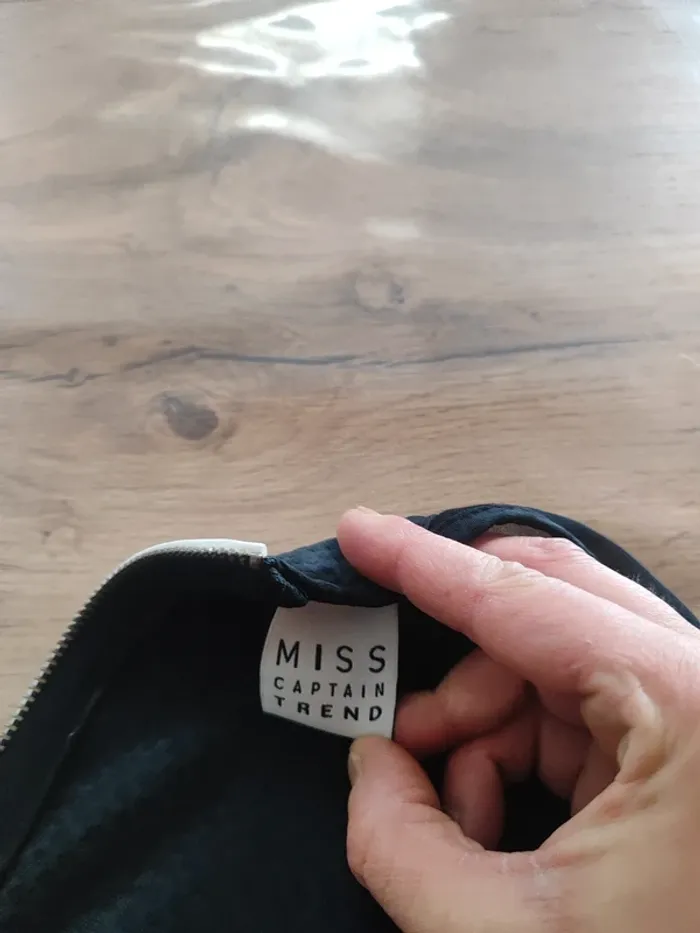Robe Mini Miss Captain Trend Noire, Taille 38 - Style Graphique et Moderne ! - photo numéro 6