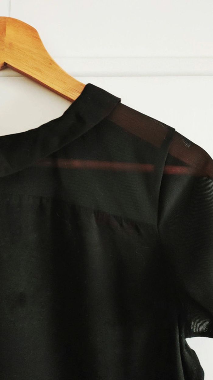 Haut noir - photo numéro 2