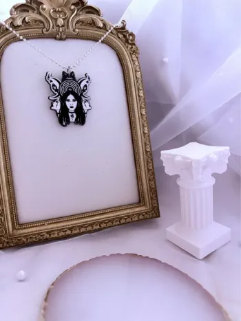 Collier chaîne avec bijoux Witch sorcière