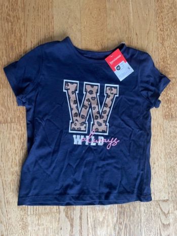 TEE shirt neuf 5 ans