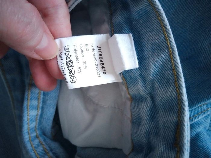 Jean large 11 / 12 ans - photo numéro 6