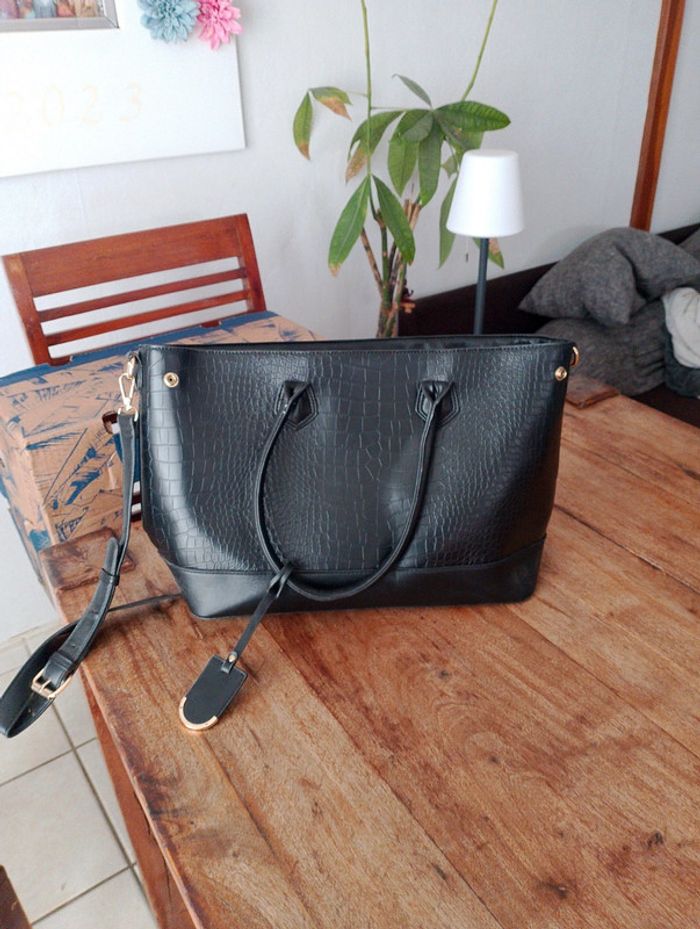 Grand sac à main noir en similicuir - photo numéro 2