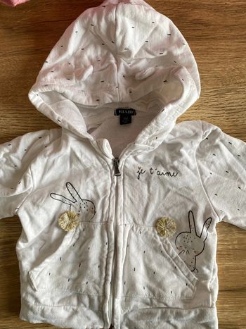 Gilet à capuche taille 12 mois