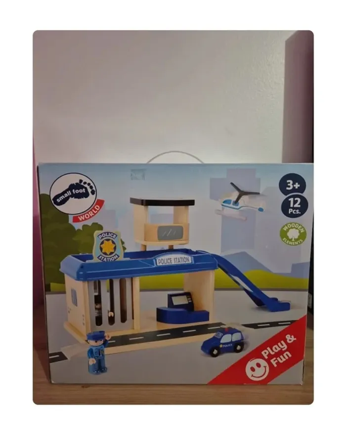 Small foot police station