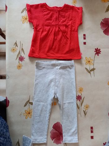 Ensemble tee-shirt legging.