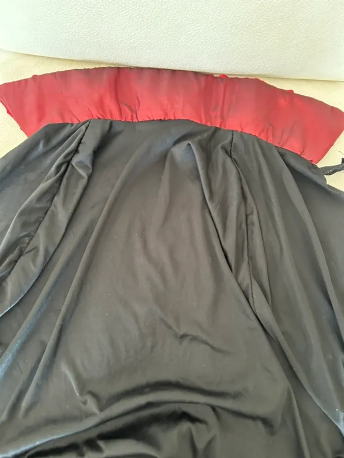 Déguisement vampire / Dracula haut + cape 8 ans / 10 ans - photo numéro 6