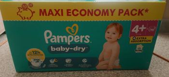 Couches Pampers taille 4+