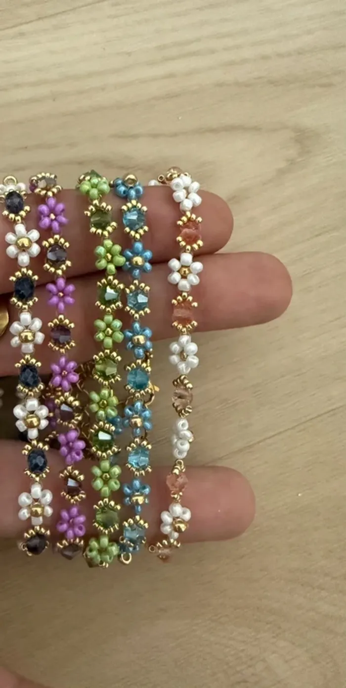 Bracelet perles fleurs Marguerites