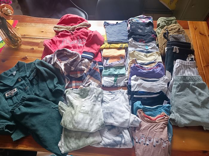 Lot 30 vêtements garçon 3 ans