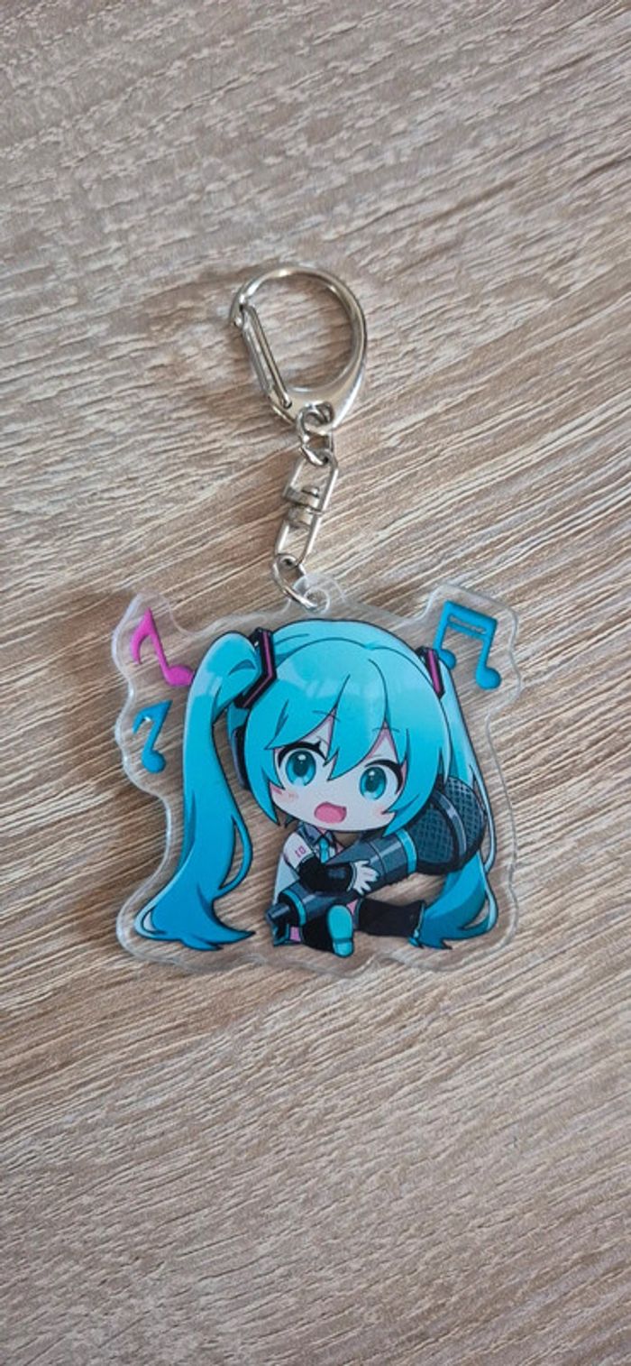 Porte clés 🔑 Hatsune Miku. - photo numéro 2