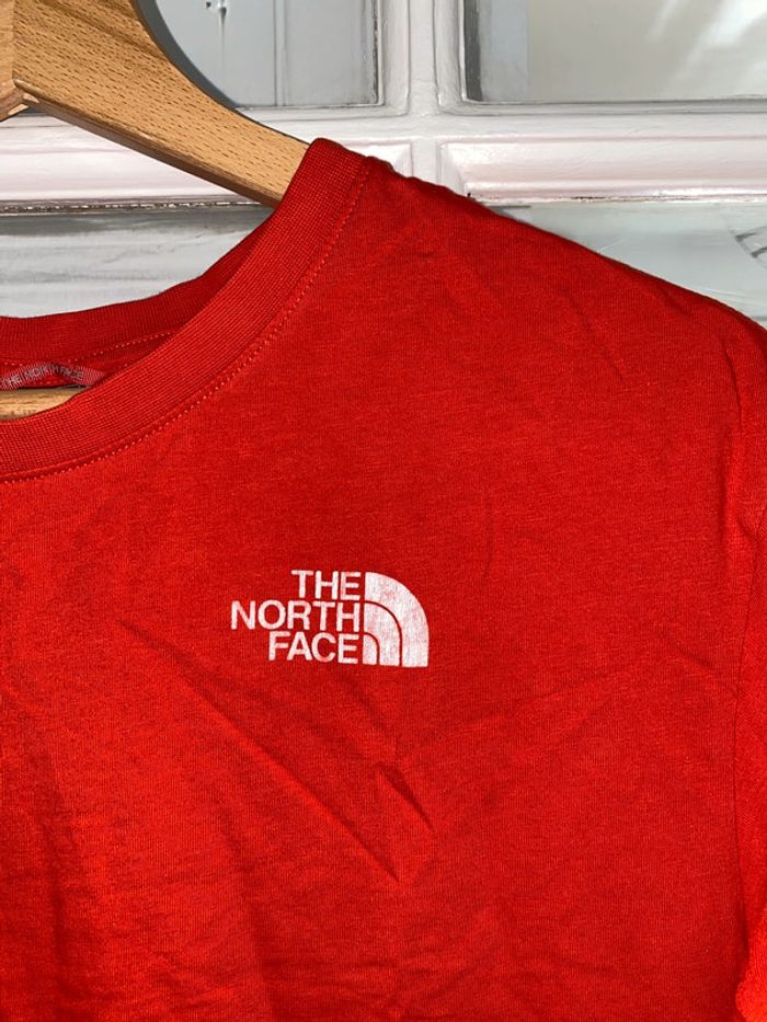 T-shirt the north face Taille xs - photo numéro 3