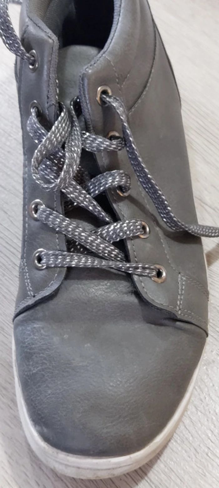 Paire de chaussures grises, classiques, pointure 37 - photo numéro 4