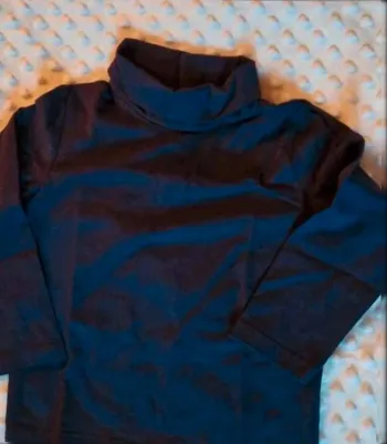 T-shirt  manches longues  col  roulé  bleu