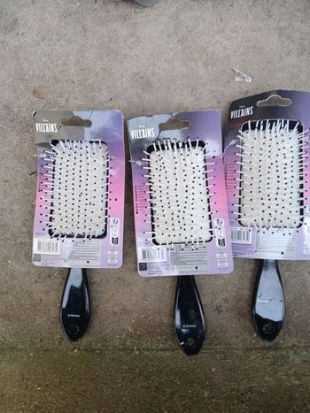 3 brosses 