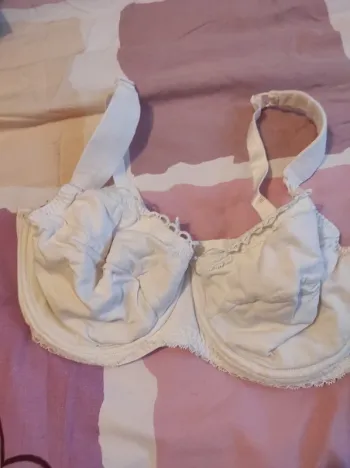 Soutien gorge allaitement 105D neuf