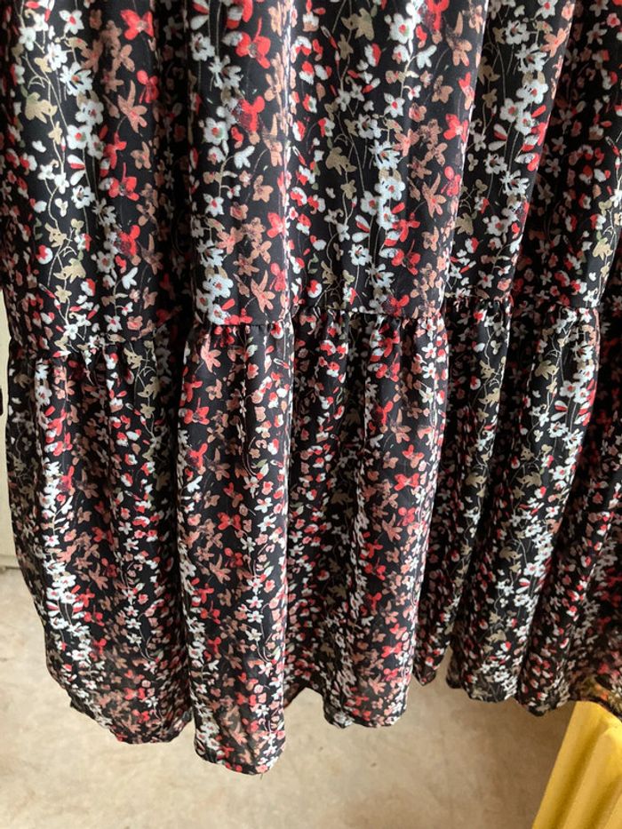 Superbe robe Vintage années 80 entièrement doublée manches longues petites fleurs et noeud au col - photo numéro 7