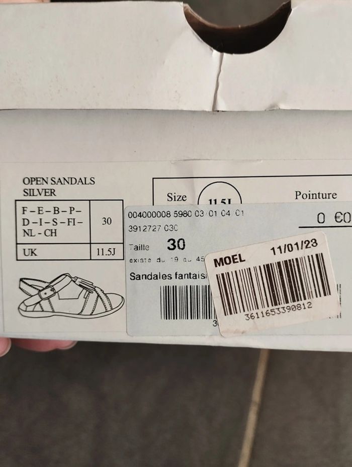Sandales ouverte Vertbaudet taille 30 neuve avec étiquette - photo numéro 7