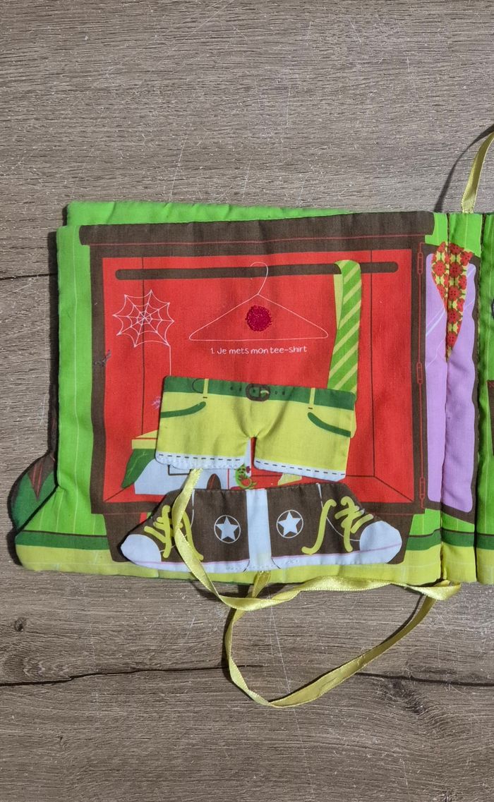 Livre tissus Promenons-nous dans les bois - photo numéro 4