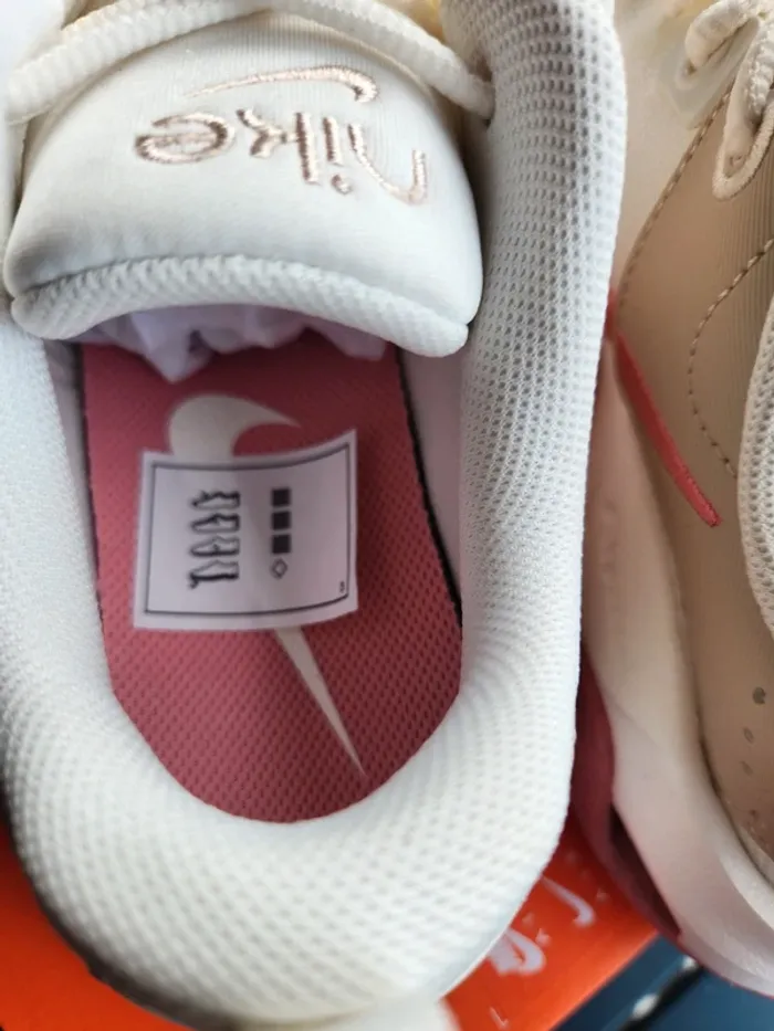 Nike zoom bella 6 rose neuves Taille 36,5 - photo numéro 6