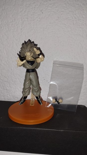 Figurine Dragon Ball Z Posing Figure Unifive Banpresto Japon Goku ss3 ssj3