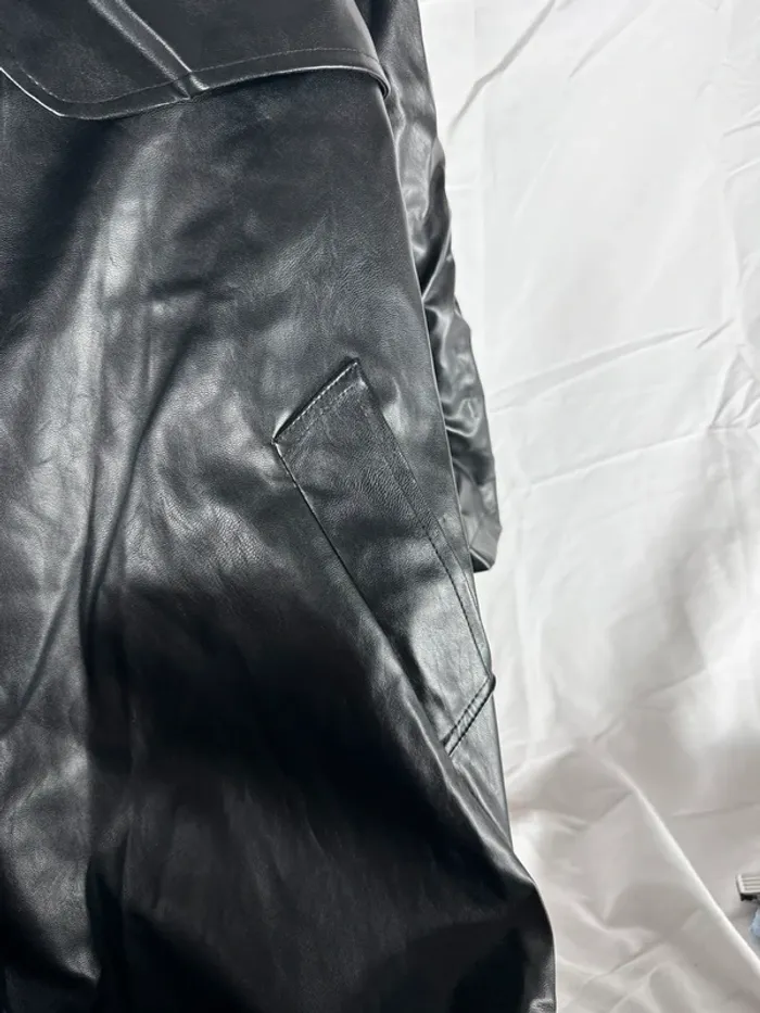 Veste longue en faux cuir noir YesStyle - photo numéro 6