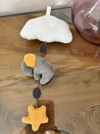 Jouet suspendu bébé