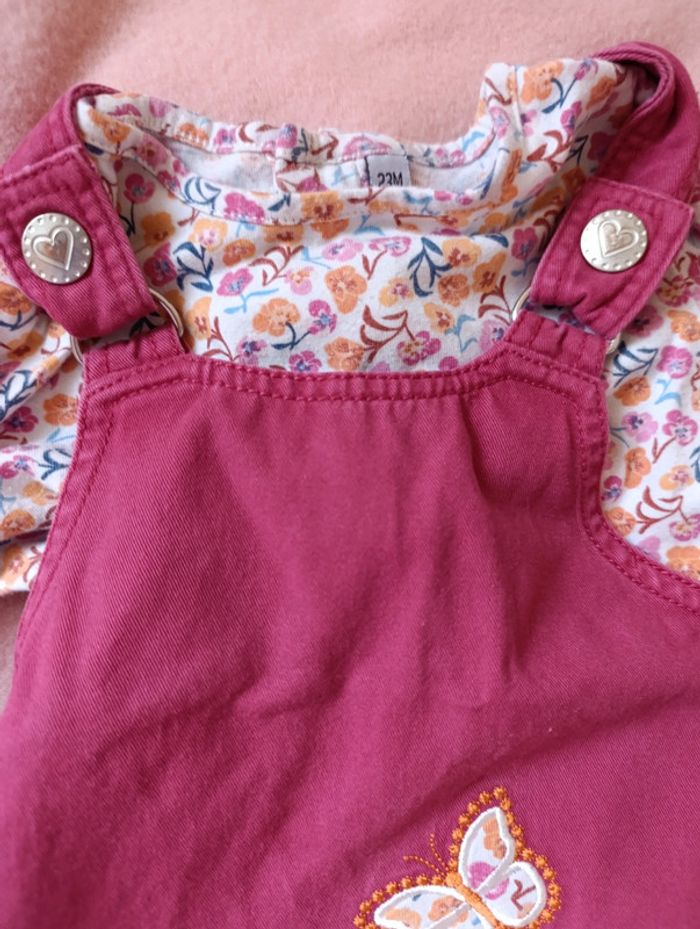 Robe salopette et t-shirt manches longues 2 ans - photo numéro 2