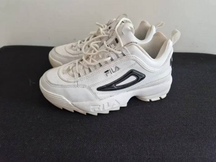 Basket blanche fila avec plateforme taille 39