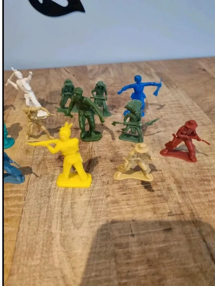 18 figurines soldats et indiens - photo numéro 4