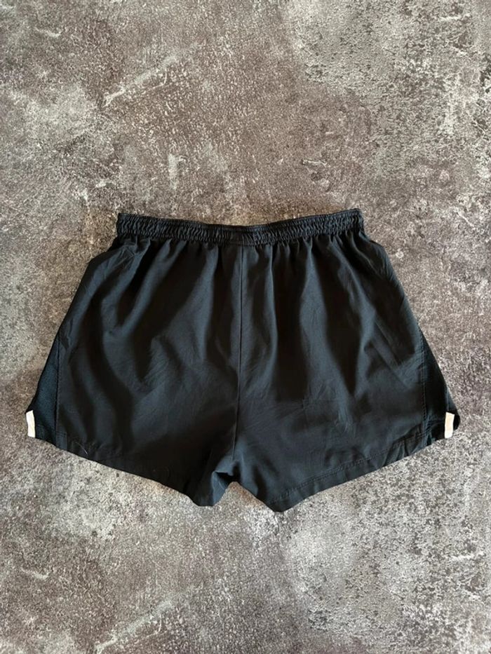 Short sport noir femme Nike taille M Pantalón corto deportivo mujer Pantaloncino donna Damen - photo numéro 3