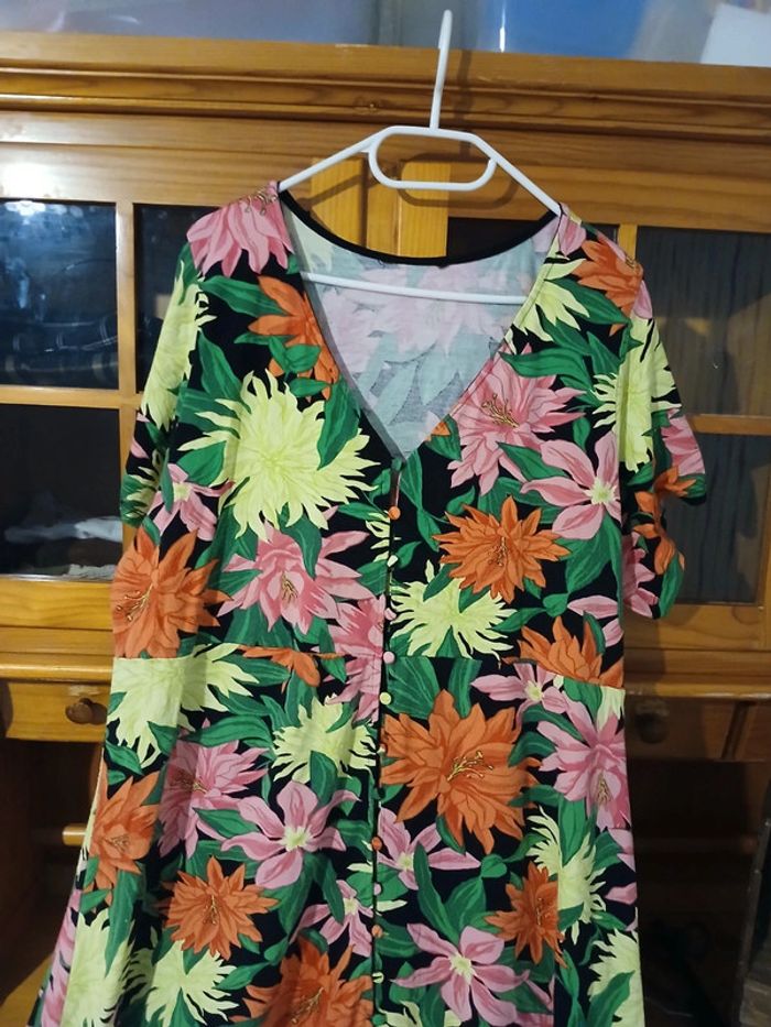 Robe longue fleurie boutonnée taille 52 - photo numéro 4