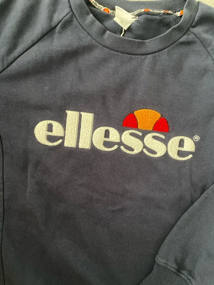 Pull Ellesse taille s - photo numéro 3