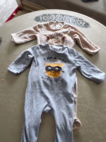 Je vends lot pyjama pour bébé