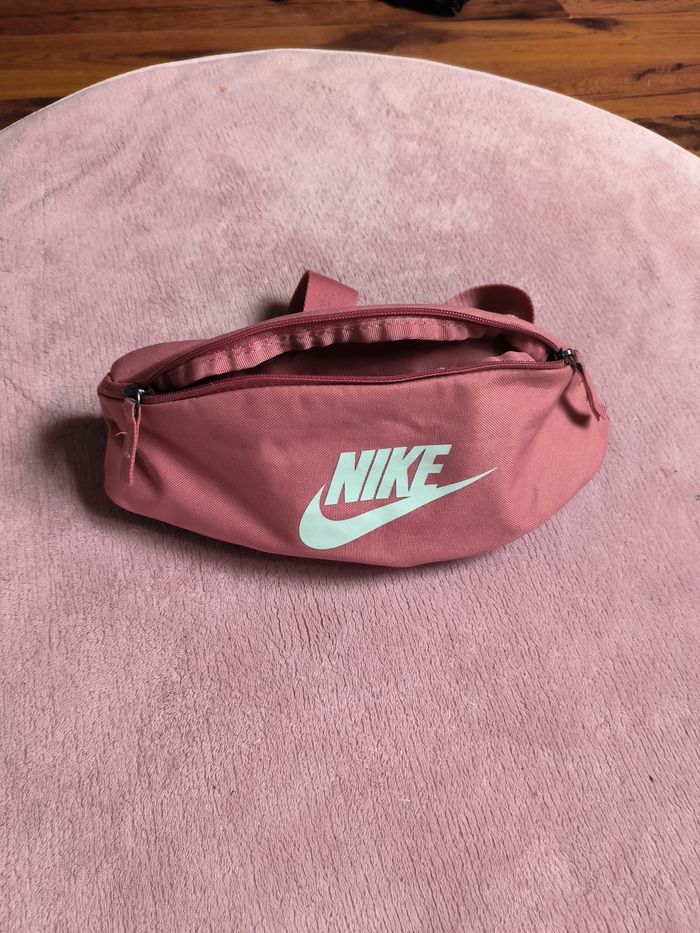 Banane rose nike - photo numéro 6