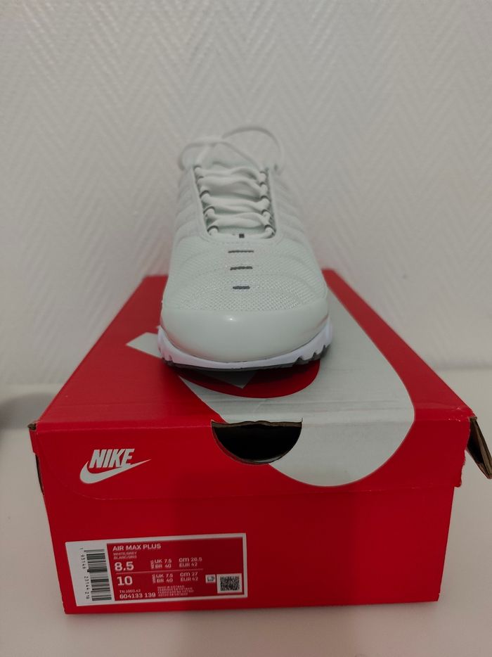 Nike air Max plus taille 43 Neuf avec étiquettes et emballage. - photo numéro 4