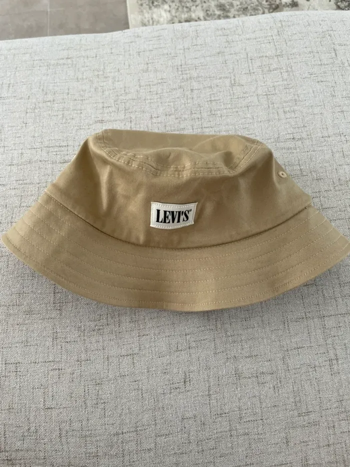 Levis bob