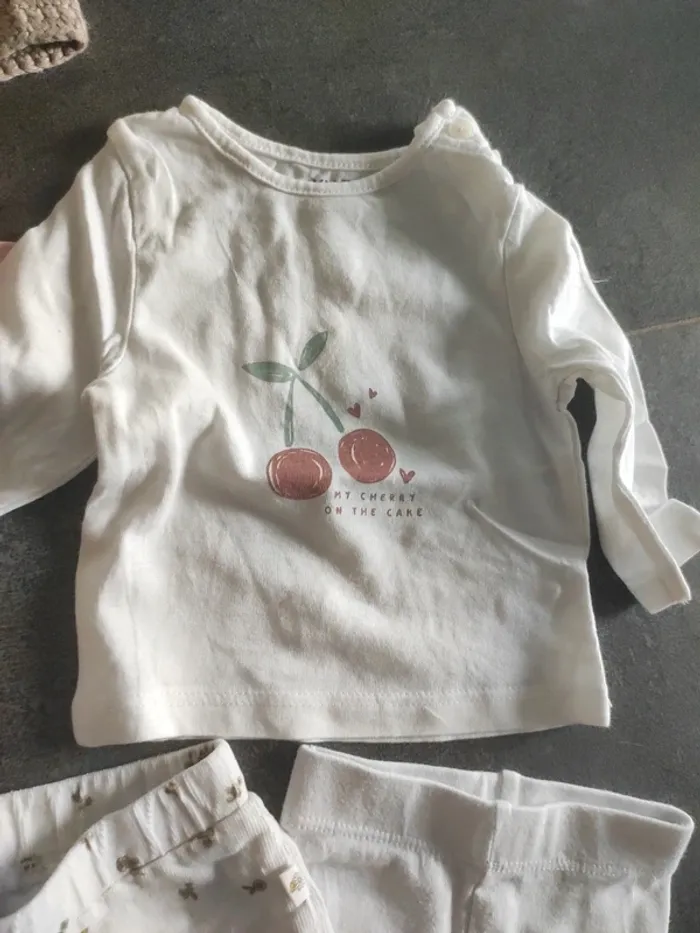 Lot bébé 1 mois fille - photo numéro 3