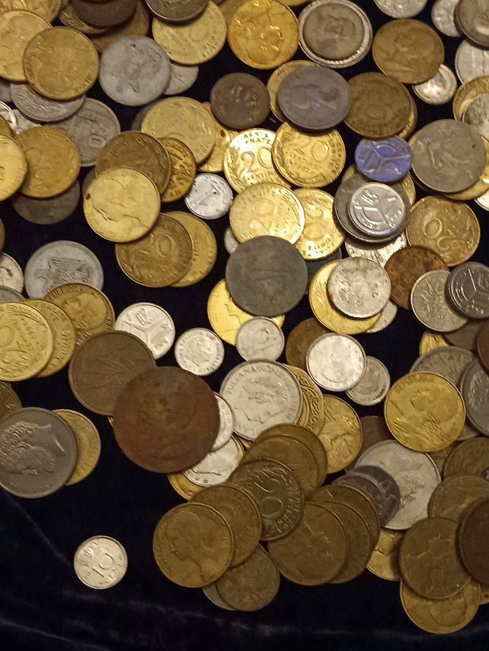 Lot d'anciennes pièces de monnaie française et étrangère - photo numéro 10