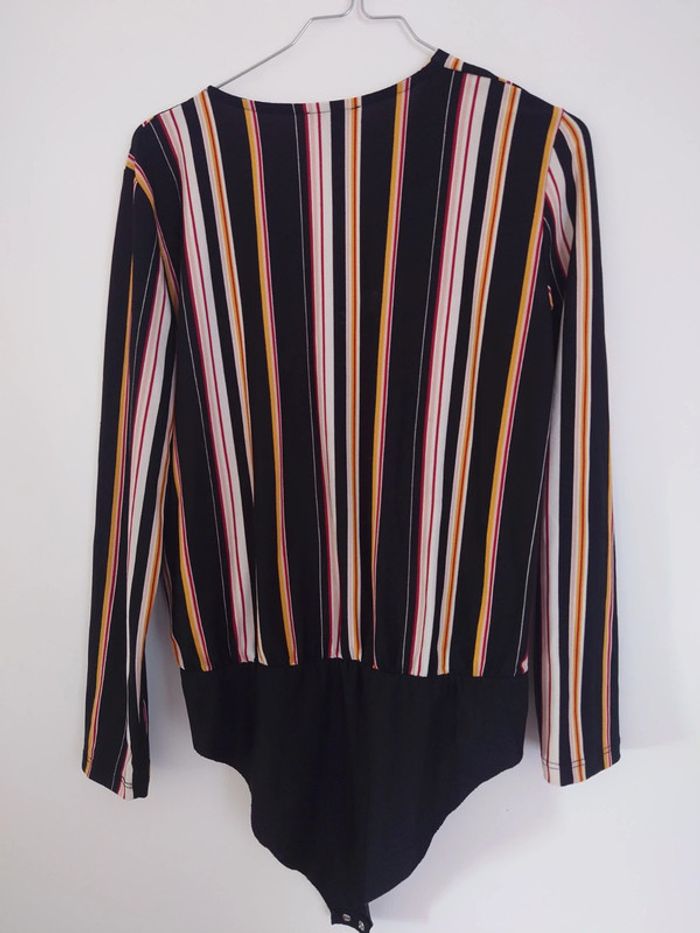 Body Jennyfer taille 38 - dressing trié par tailles - photo numéro 3