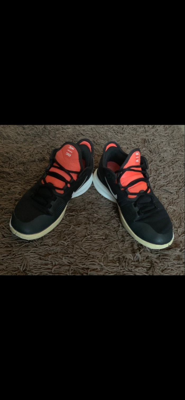 Basket nike noir et orange taille 41 Europe 26cm us8 - photo numéro 2